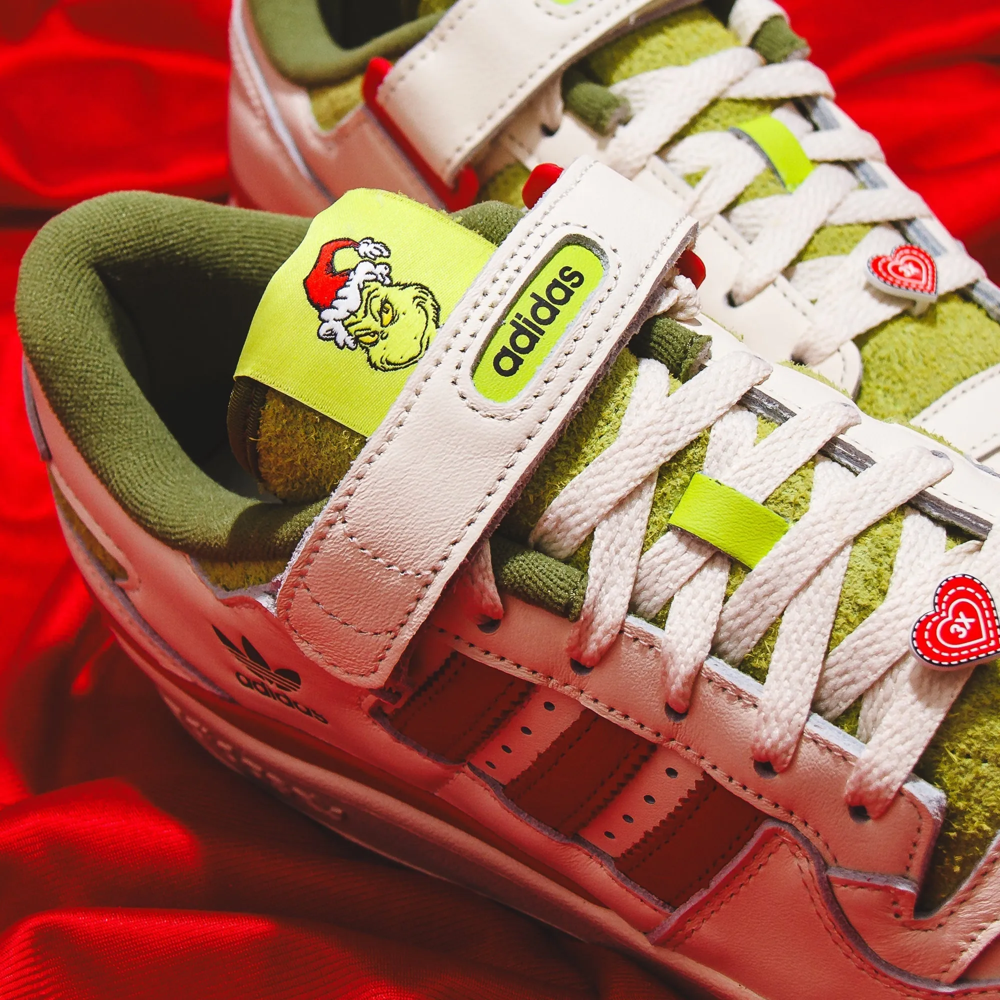 Adidas Originals Junior Forum Low x The Grinch Cream Youth ID9175