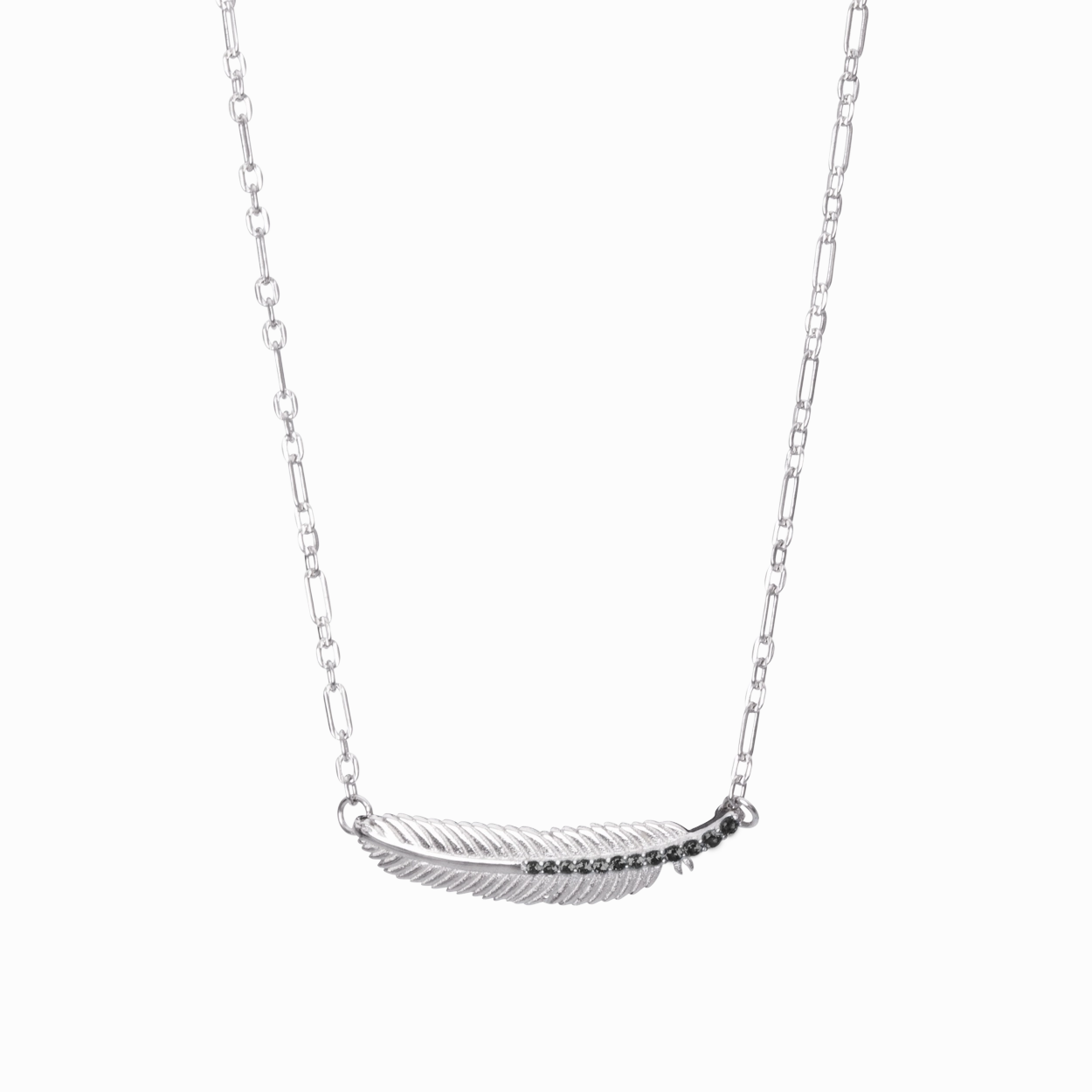 Boh Runga - Rocksteady Miromiro Amulet Rocked in Noir