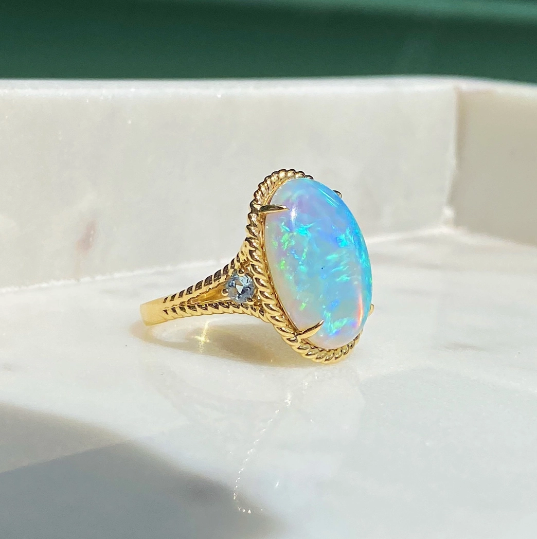 Galaxie Opal Gold Ring