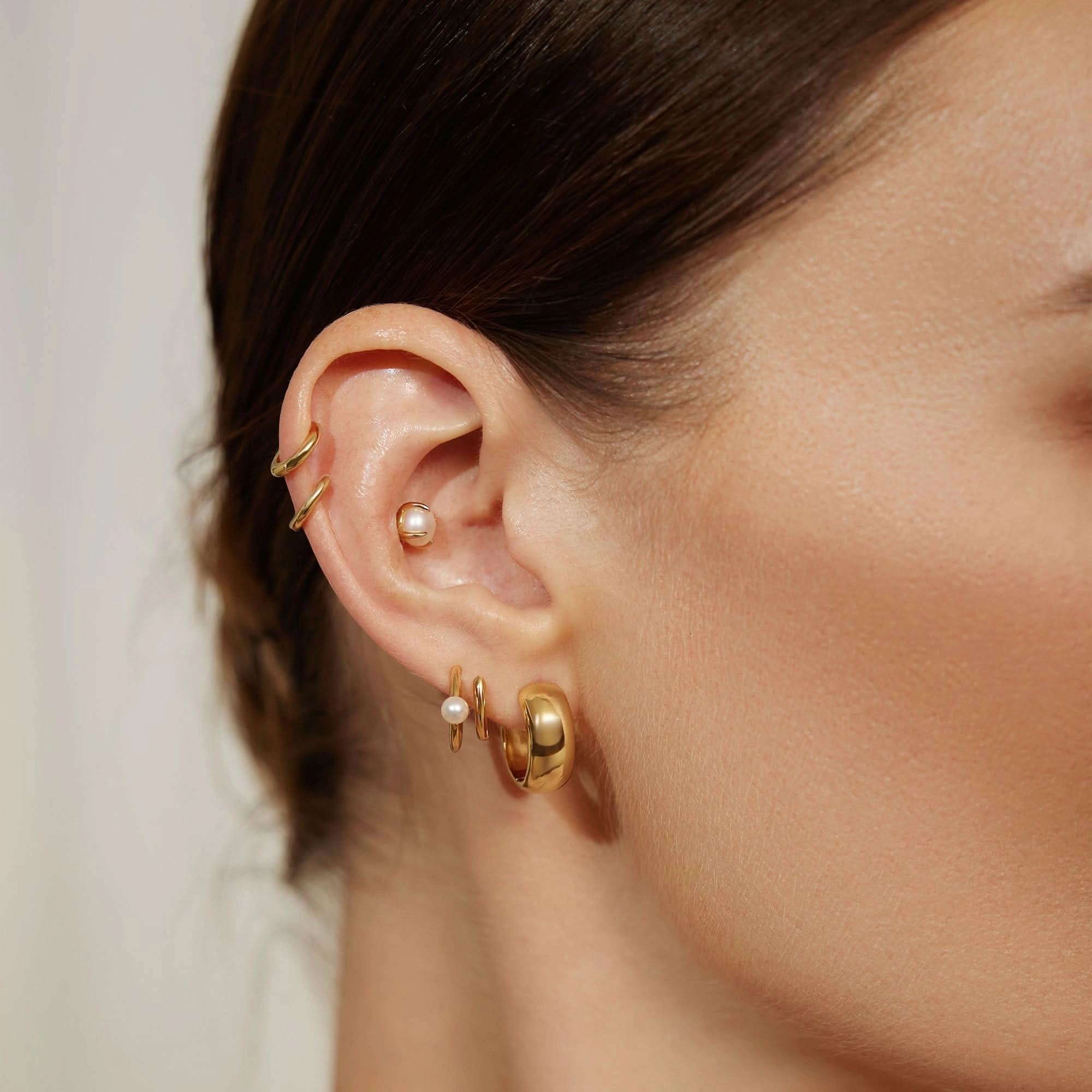 Gold Chubby Medium Huggie Hoop Earrings E064-06G