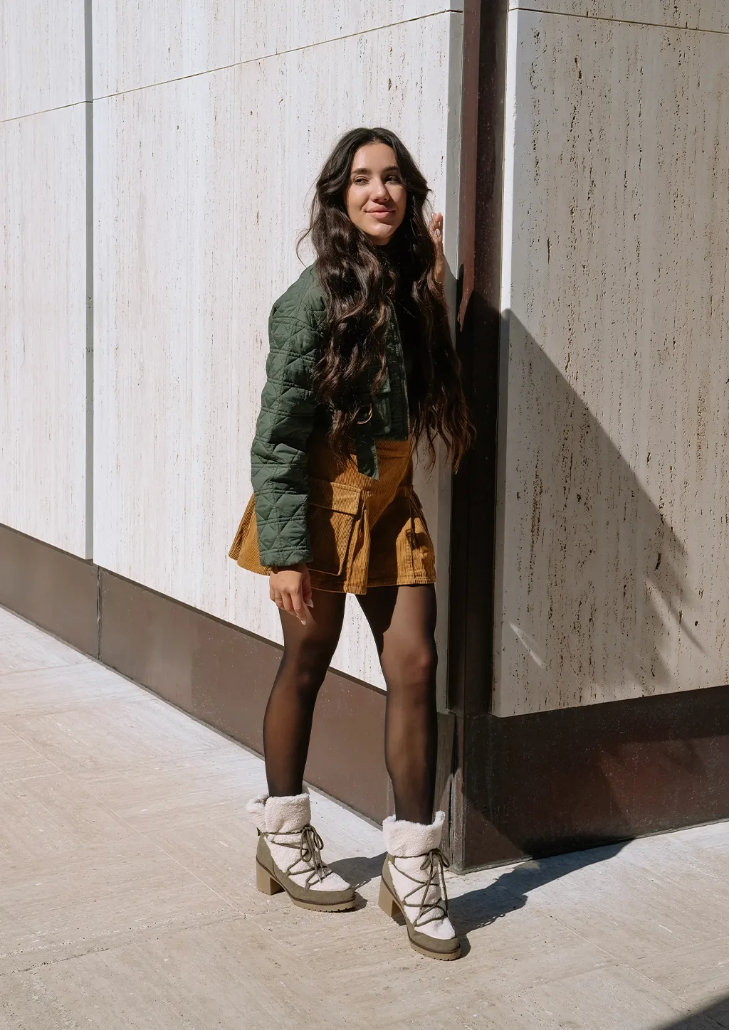 HOLIDAY - KHAKI