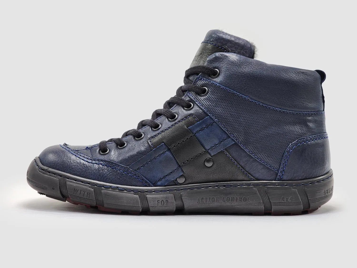 Men's Action Wool-Lined Leather Boots In Navy