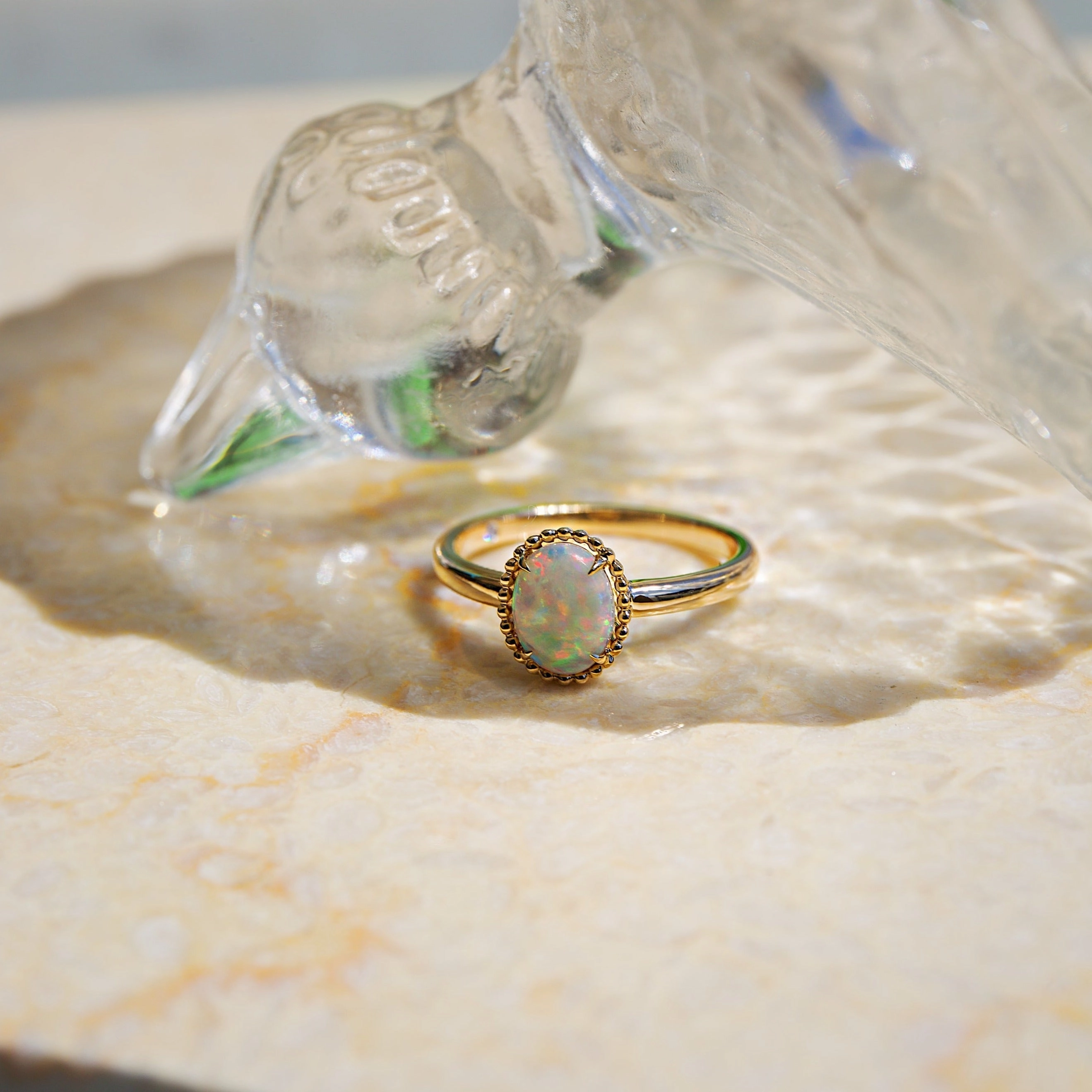 Nora Opal Yellowgold Ring