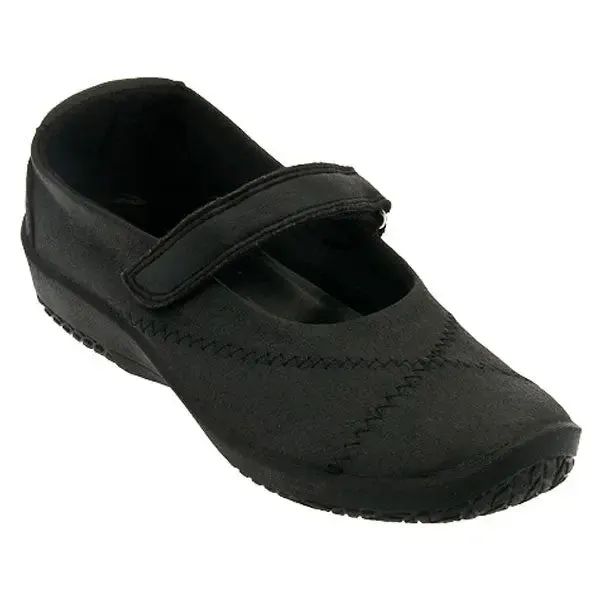 Womens Arcopedico L18  Classic Mary Jane with Flexible Comfort
